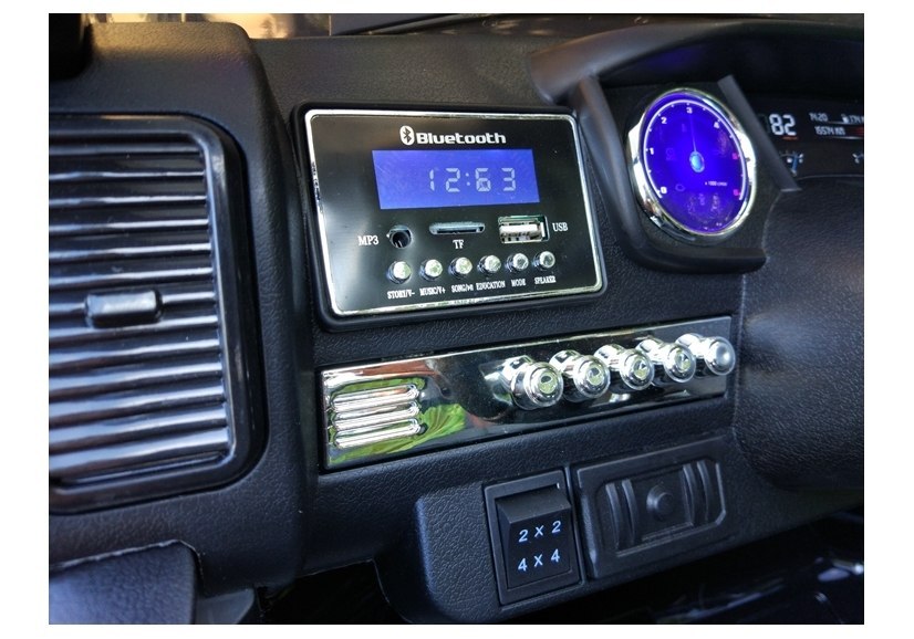 Auto Na Akumulator Ford Ranger Biały 4x4 Radio