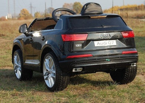 ORYGINALNE AUDI Q7 DWA SILNIKI, AMORTYZATORY, PILOT, MIĘKKIE KOŁA, PRAWDZIWE RADIO