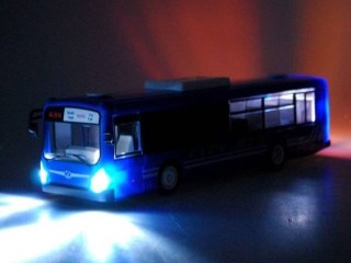 Autobus sterowany z otwieranymi drzwiami RC0282