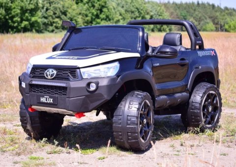 ORYGINALNA TOYOTA HILUX, 2X12V10AH W WALIZCE,MP4, LAKIER, FULL OPCJA 4X4 /DKHL850