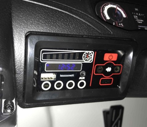 ORYGINALNA TOYOTA HILUX, 2X12V10AH W WALIZCE, PANEL SPORT, RADIO FM 4X4/DKHL850