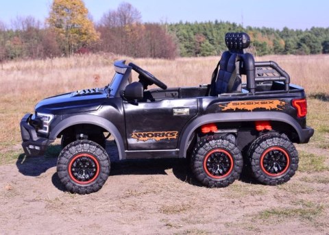 MEGA JEEP WORKS SIX 4X4, 2 X 12V MĘKKIE KOŁA, MIĘKKIE SIEDZENIE/JC003