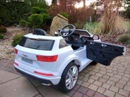 AUTO BATTERY AUDI Q7 2x45W LICENSE + SOFT WHEELS EVA + SMART REMOTE CONTROL 2.4 Ghz + leather CHAIR LEAN