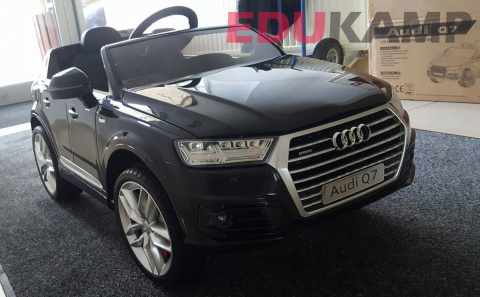 AUTO NA AKUMULATOR AUDI Q7 2.4G NA LICENCJI 2x45W + MIĘKKIE KOŁA EVA + INTELIGENTNY PILOT 2.4 Ghz + SKÓRA FOTEL LEAN