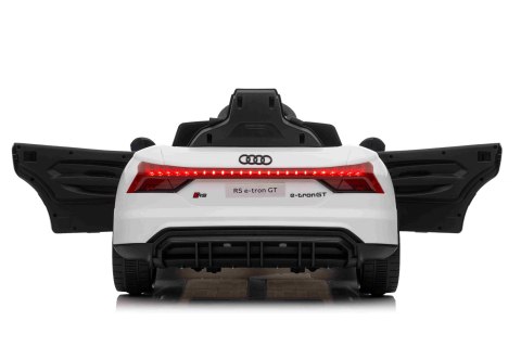 Audi RS E-Tron GT na akumulator Biały + Pilot + Napęd 4x4 + Radio MP3 + LED + EVA