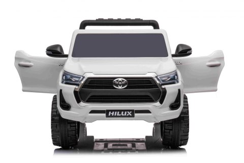 Toyota Hilux na akumulator dla dzieci Biały + Napęd 4x4 + Pilot + 2 bagażniki + Radio MP3 + LED