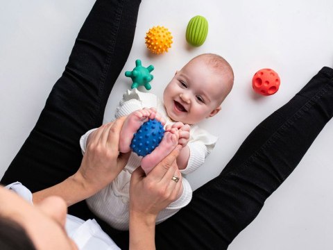 Piłeczki sensoryczne 5szt zestaw Mom's Care ZA4490