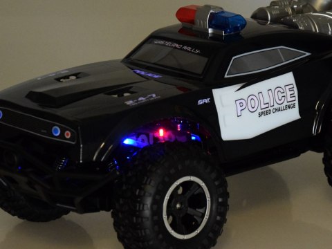 Duże auto sterowane monster truck POLICJA na pilota oświetlenie RC0626