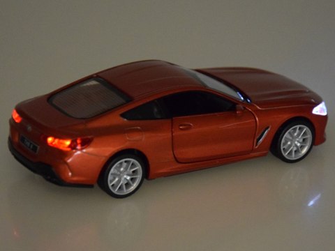 Metalowe auto model 1:35 BMW M850i Coupe światło dźwięk ZA4612