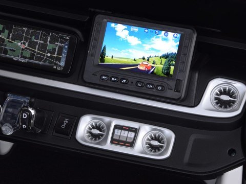 Auto na akumulator Mercedes G klasa 63 AMG 4x4 Panel Radio 2osoby 24V