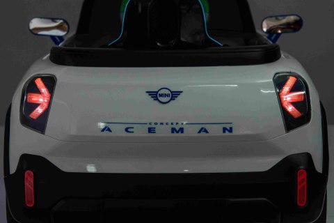 Pojazd Mini Concept Aceman Biały