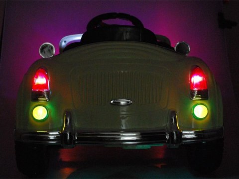 Eleganckie AUTKO RETRO 2xsilnik 12V lakier PA0057M Eleganckie AUTKO RETRO 2xsilnik 12V lakier PA0057M