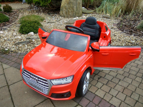 AUTO BATTERY AUDI Q7 2x45W LICENSE + SOFT WHEELS EVA + SMART REMOTE CONTROL 2.4 Ghz + leather CHAIR LEAN