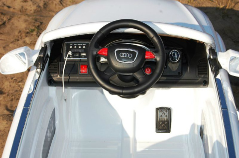 AUTO NA AKUMULATOR AUDI Q7 LICENCJA 2x45W