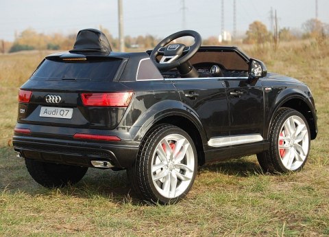 ORYGINALNE AUDI Q7 DWA SILNIKI, AMORTYZATORY, PILOT, MIĘKKIE KOŁA, PRAWDZIWE RADIO