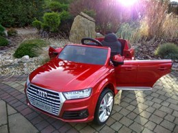 auto na akumulator Audi Q7 dla dziecka